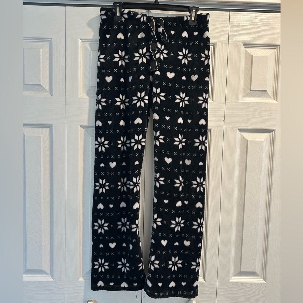 Rue21 Snowflake Pajama Bottoms
